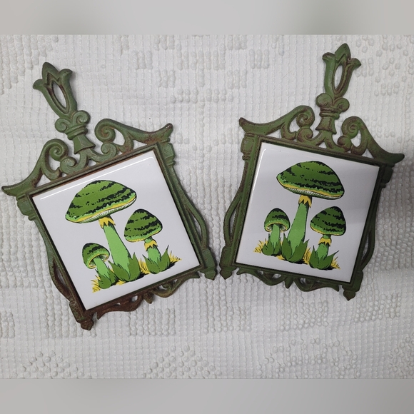 Unknown Other - Vintage 70's Green Mushroom Trivet Pair, Ceramic, Cast Iron, Retro